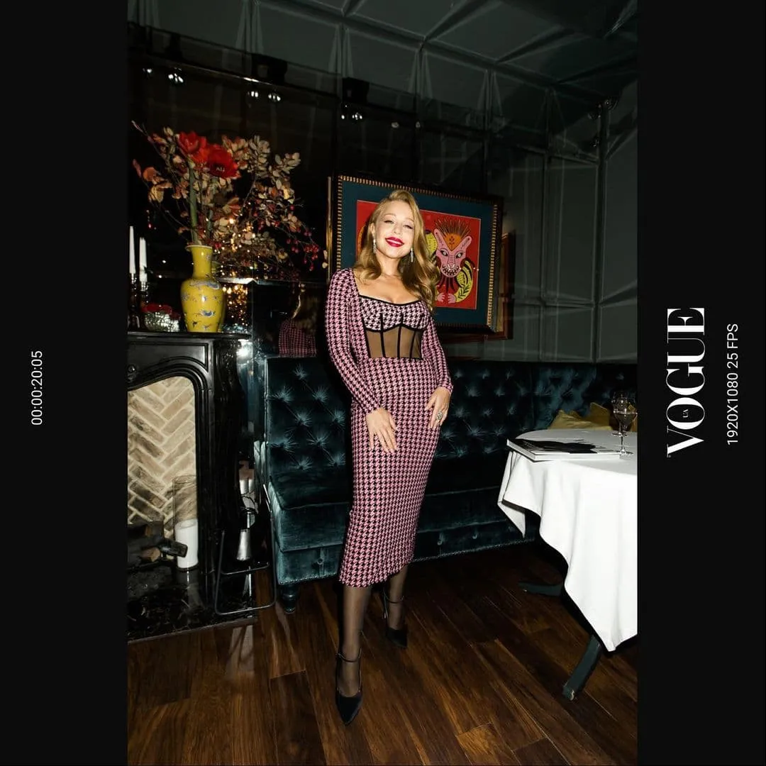 Скільки коштують розкішні сукні співачки Скільки коштують розкішні сукні співачки