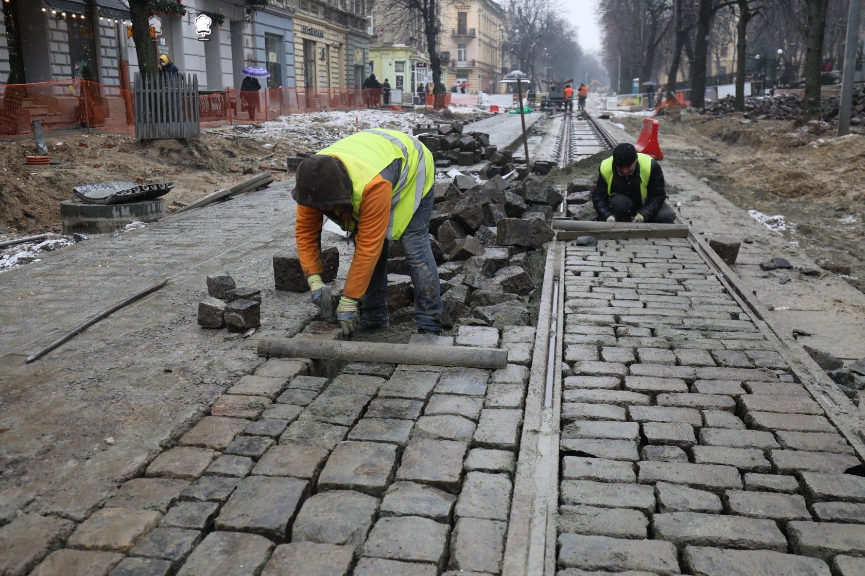 Бруківка на місці, – Садовий розповів, коли  у Львові завершать ремонт вулиці Бандери