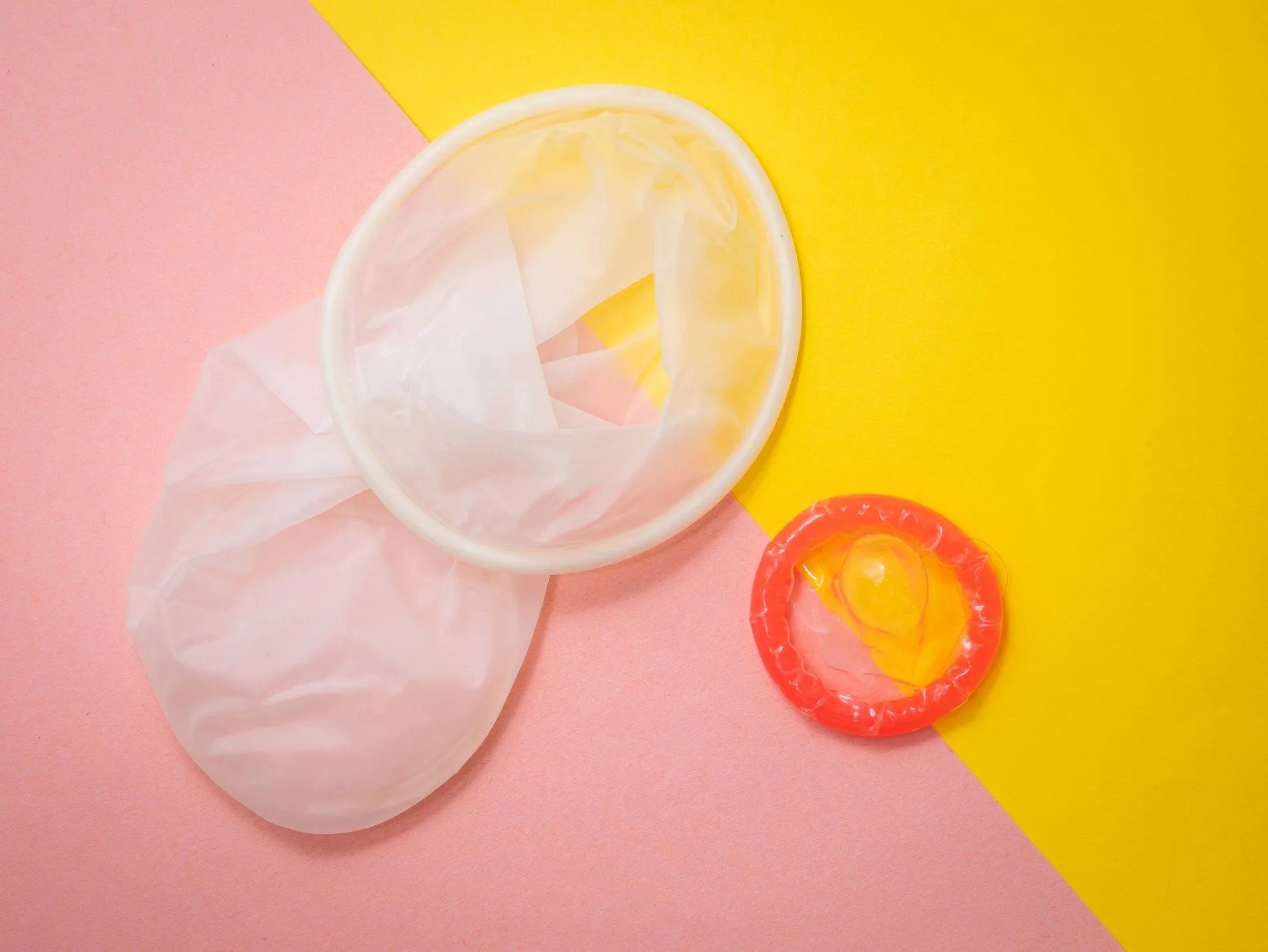 Порівняння жіночого і чоловічого презерватива