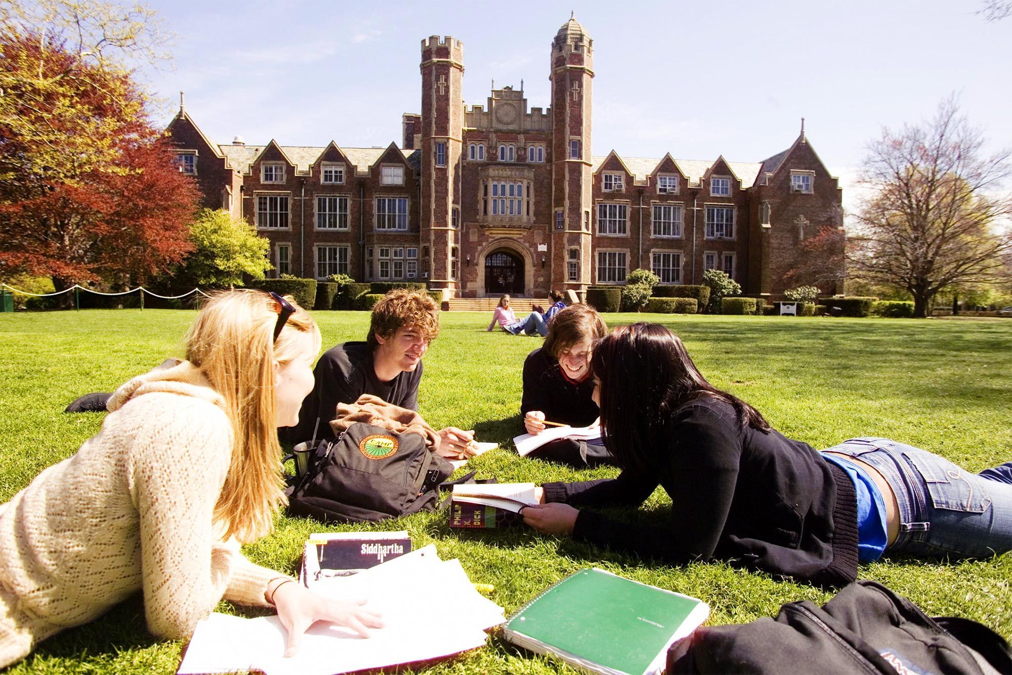 Українці можуть навчатися на магістратурі чи інтернатурі у Франції Українці можуть навчатися на магістратурі чи інтернатурі у Франції