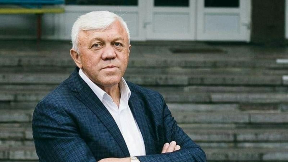 Закрили справу ексчиновника, який тягнув за машиною собаку Закрили справу ексчиновника, який тягнув за машиною собаку