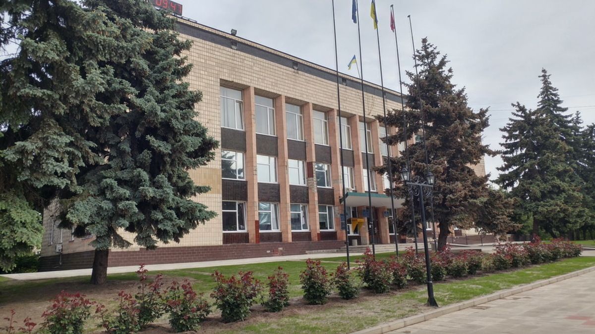 Депутаты Изюма жестоко подрались на сессии городского совета: видео Депутаты Изюма жестоко подрались на сессии городского совета: видео