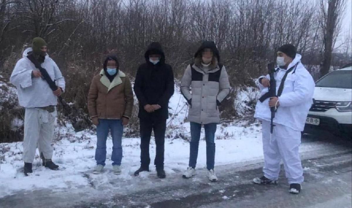 На Львовщине турок пытался незаконно перевезти мигрантов в Польшу: ему грозит тюрьма На Львовщине турок пытался незаконно перевезти мигрантов в Польшу: ему грозит тюрьма