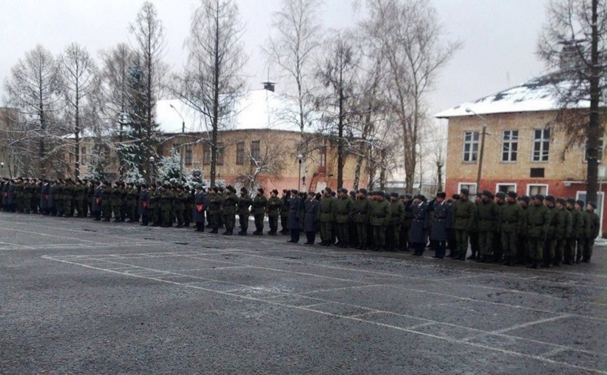 Под Москвой в военной части обрушилась крыша: есть пострадавшие