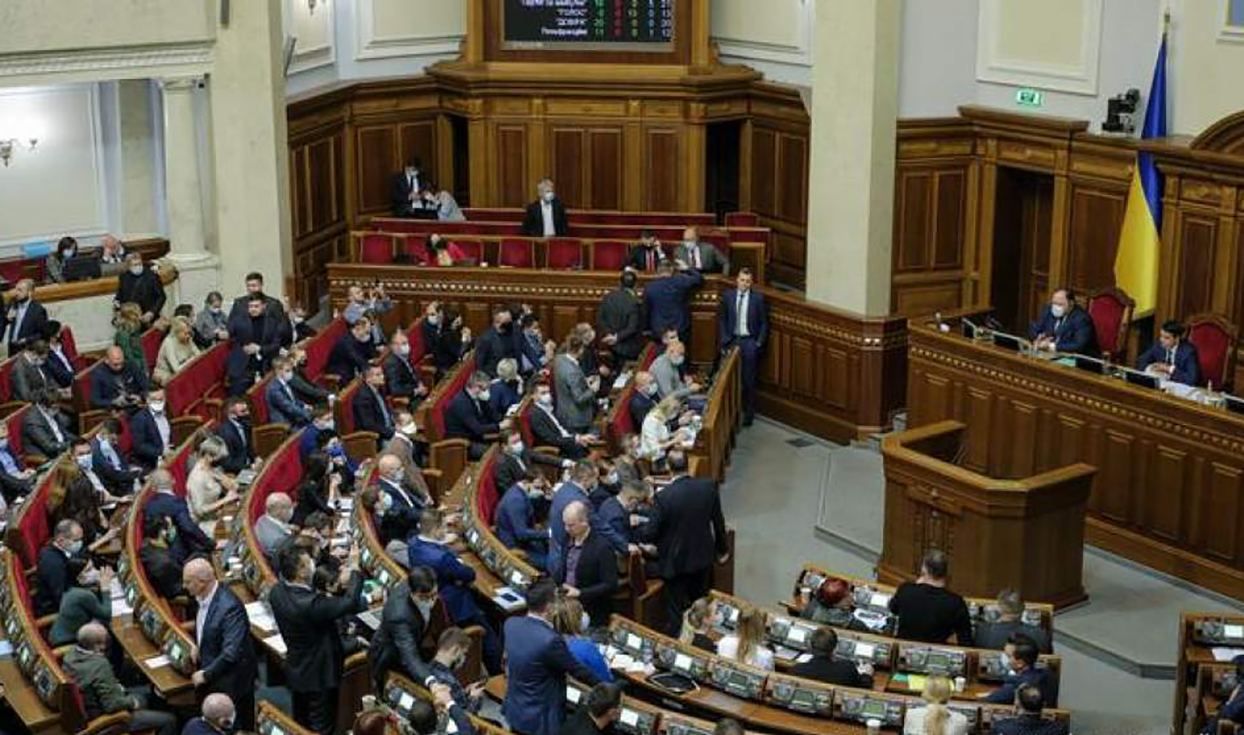 Рада підтримала зміни до закону щодо виборів ректора у вишах Рада підтримала зміни до закону щодо виборів ректора у вишах