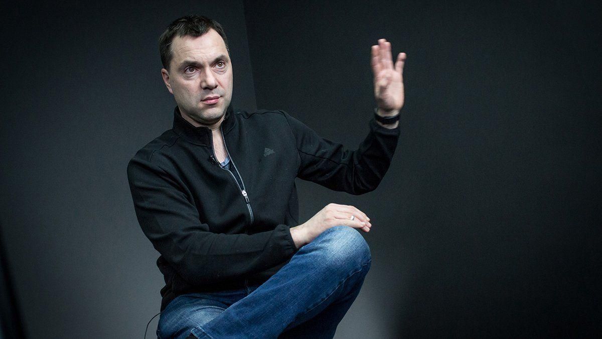 Арестович о работе каналов Медведчука: Разорвал бы в клочья Арестович о работе каналов Медведчука: Разорвал бы в клочья