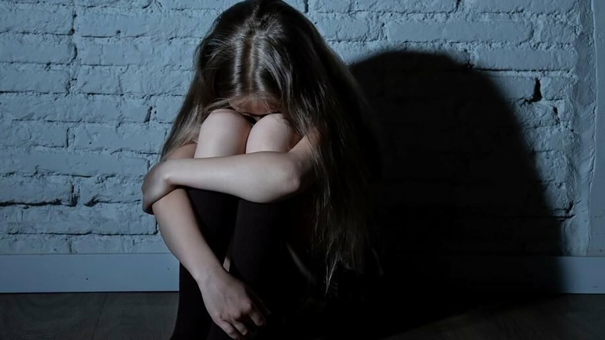 На Сумщине огласили обвинение 31-летнему фотографу с Полтавщины: он изнасиловал 7 малолетних девочек