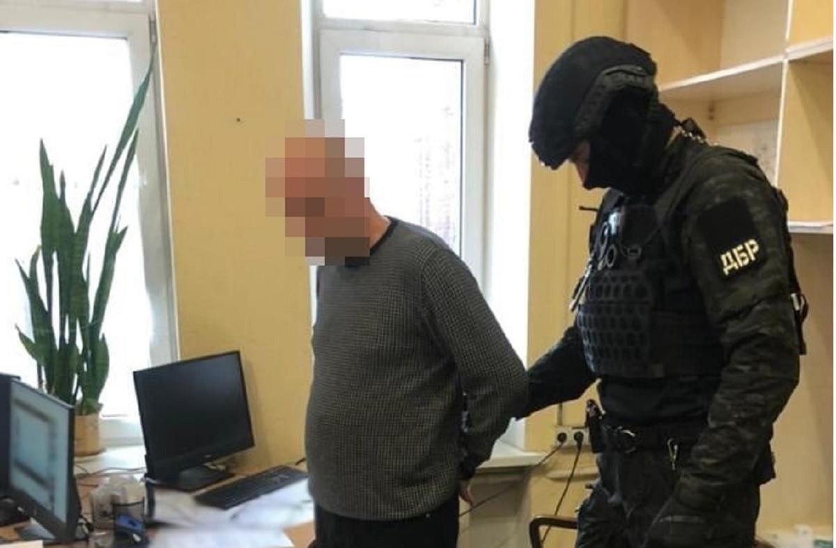 В Харьковской области на взятке поймали налогового милиционера