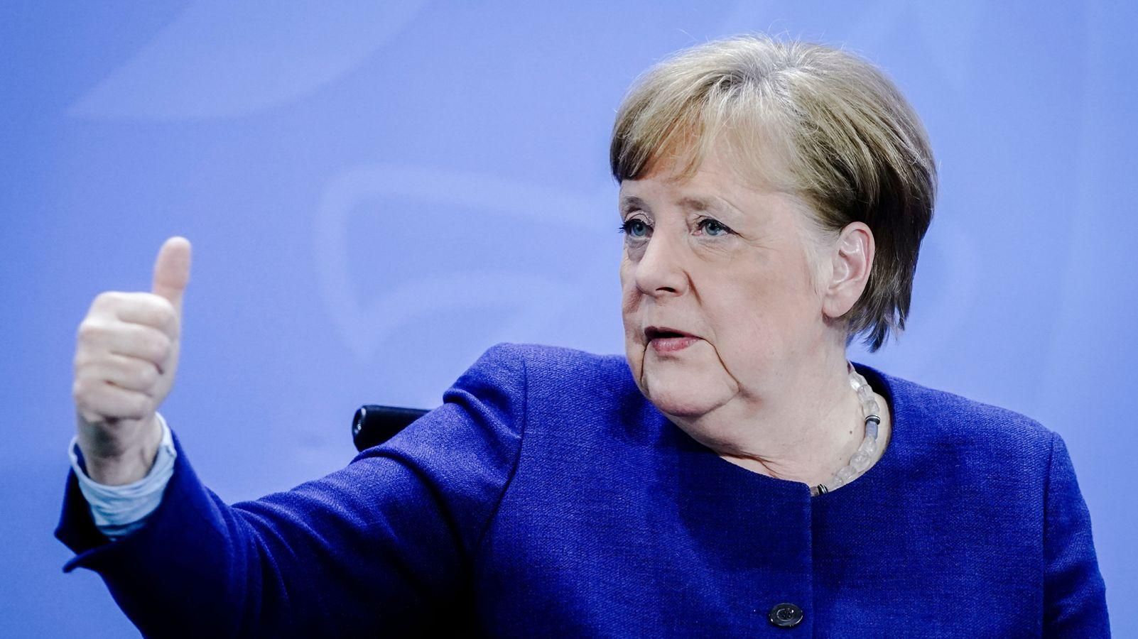 В Германии премьер федеральной земли извинился перед Меркель