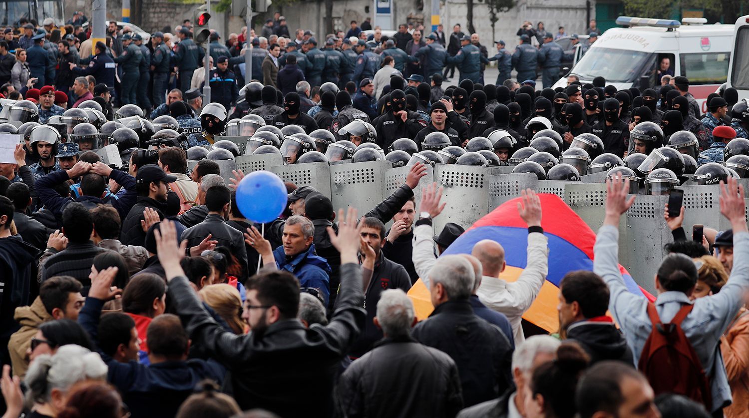 В Армении 28 января 2021 люди вышли на протест: фото, видео