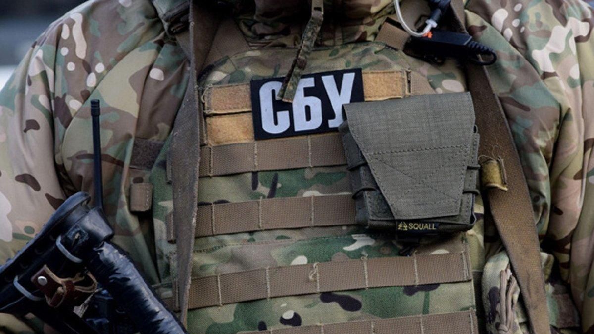 СБУ разыскивает россиянина, который пытал украинских военных: фото СБУ разыскивает россиянина, который пытал украинских военных: фото