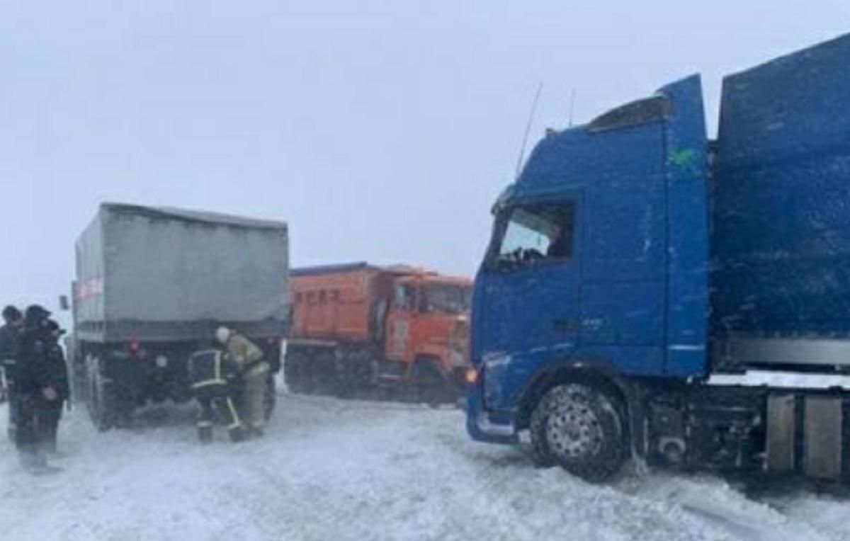 На Київській трасі в Одесі затор на 30 кілометрів – фото, відео На Київській трасі в Одесі затор на 30 кілометрів – фото, відео