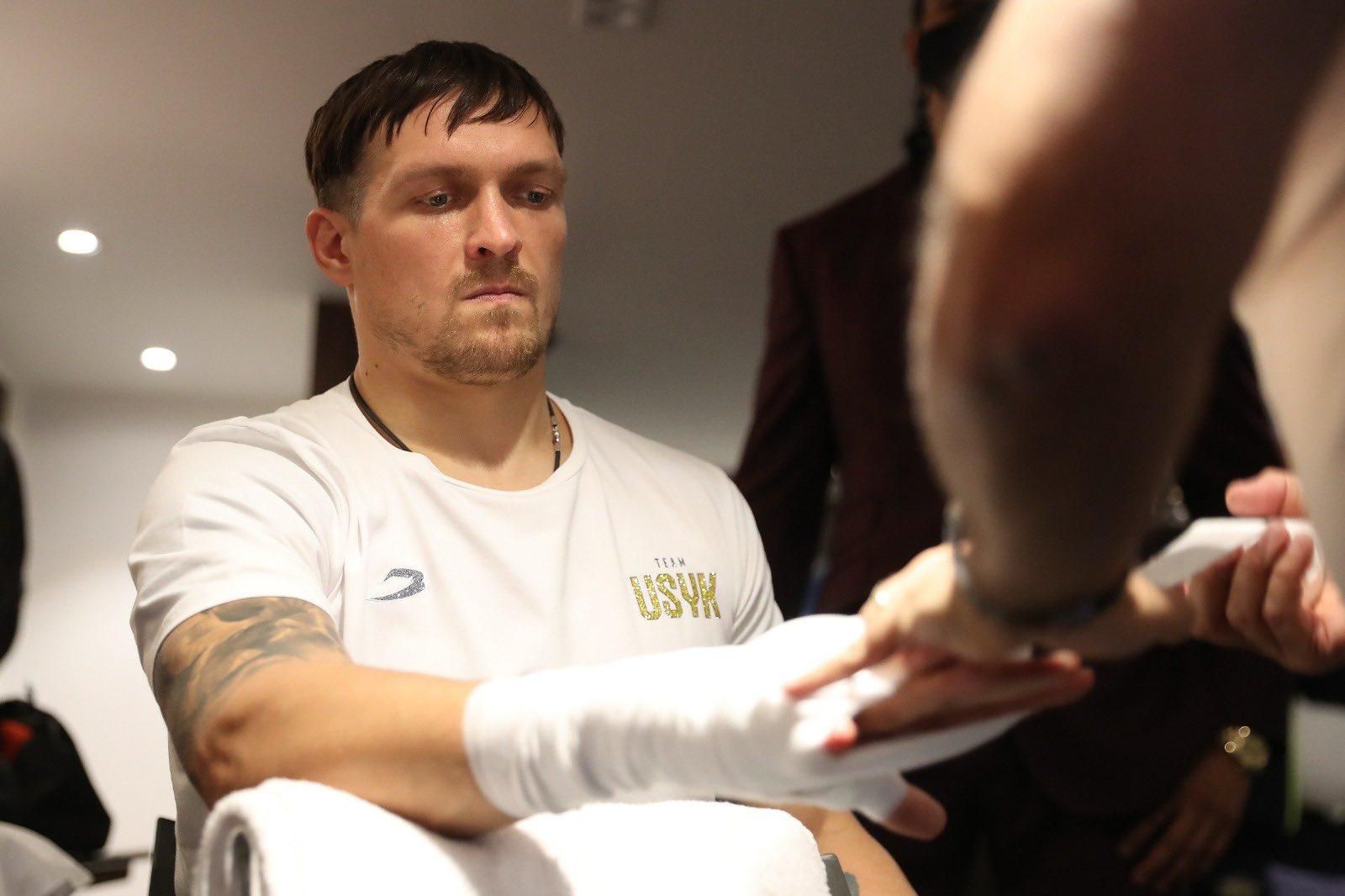 Олександр Усик vs Девід Хей: зіркові боксери обрали переможця бою