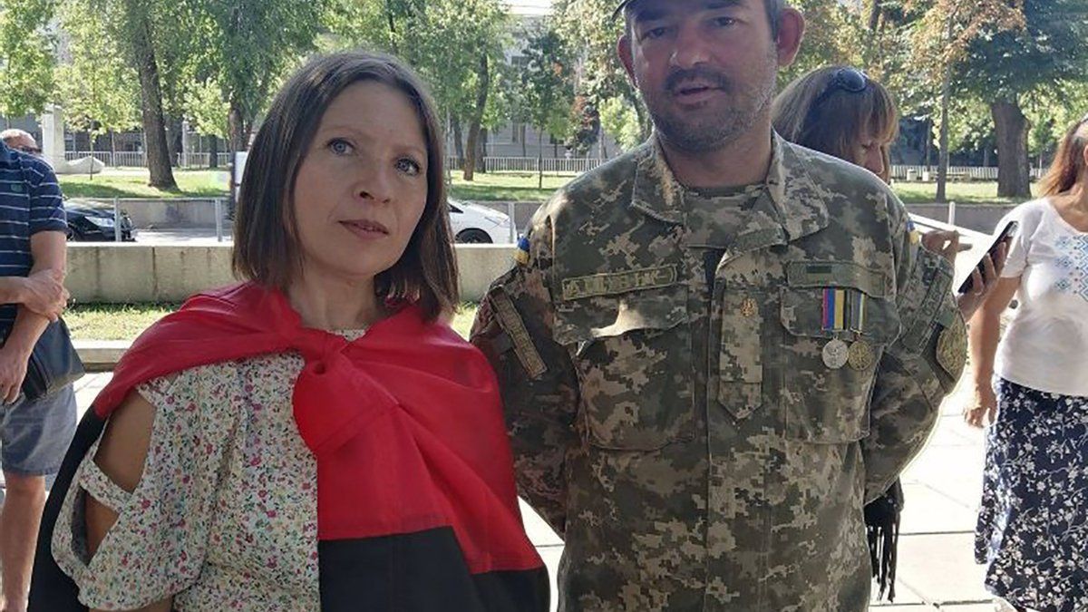 Вчительку з Дніпра не звільнятимуть через проукраїнську позицію Вчительку з Дніпра не звільнятимуть через проукраїнську позицію