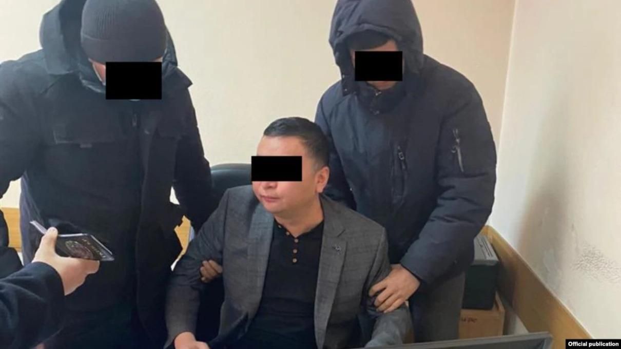 В Кыргызстане задержали за взятку главу пресс службы президента