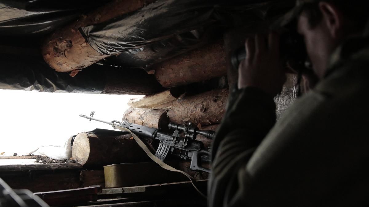 Прицільні обстріли та поранені військові: деталі про важку добу на Донбасі Прицільні обстріли та поранені військові: деталі про важку добу на Донбасі