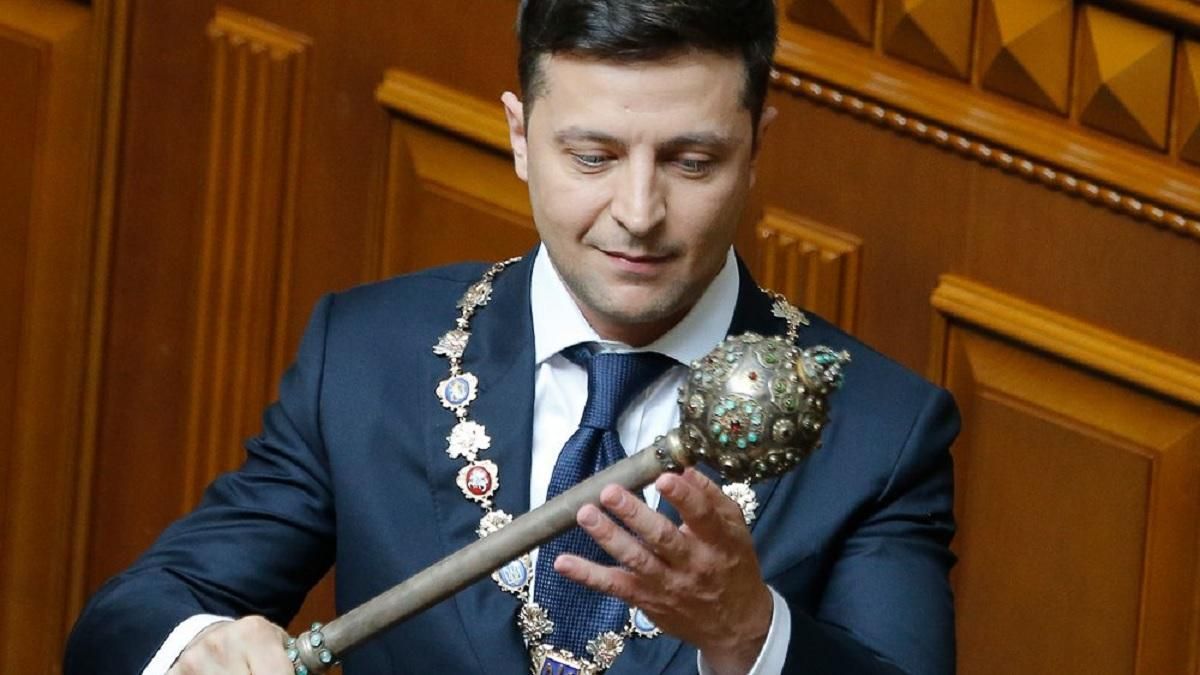 Как окружения Зеленского убеждает его идти на второй срок Как окружения Зеленского убеждает его идти на второй срок