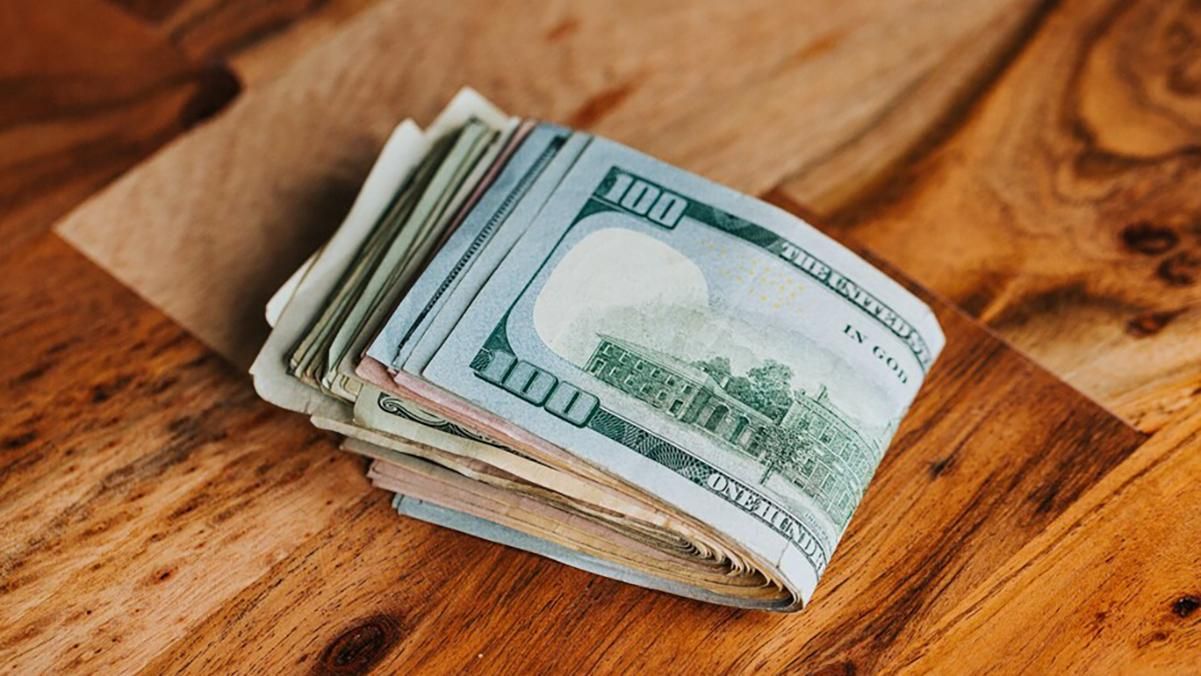 На Мазепы в Киеве у бизнесмена во время нелегального обмена валют отобрали 850 тысяч гривен: детали На Мазепы в Киеве у бизнесмена во время нелегального обмена валют отобрали 850 тысяч гривен: детали