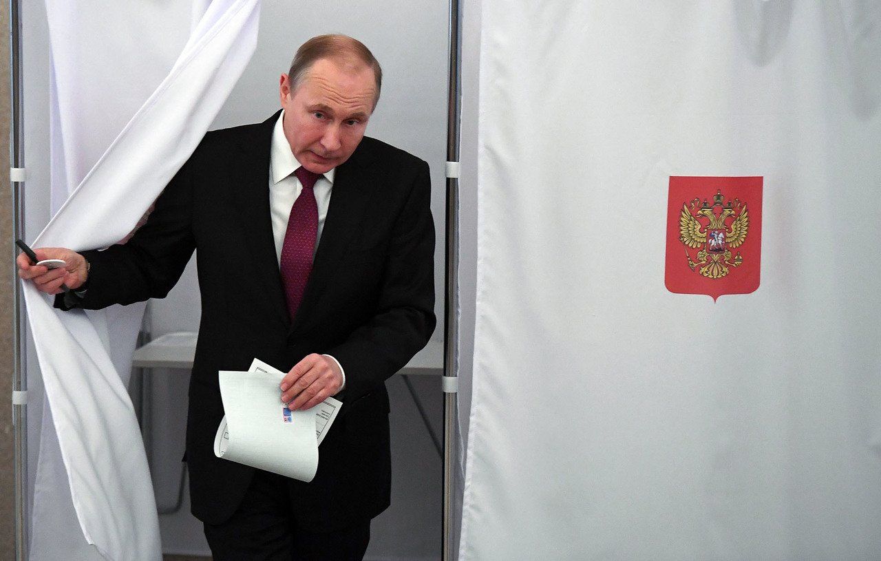 В окружении Путина идет некая суета – борются башни Кремля: кто Навальному помог с фильмом о дворце хозяина Кремля
