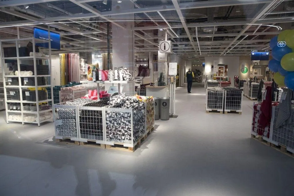 Д овідкритят магазину товари IKEA можна було придбати тільки онлайн