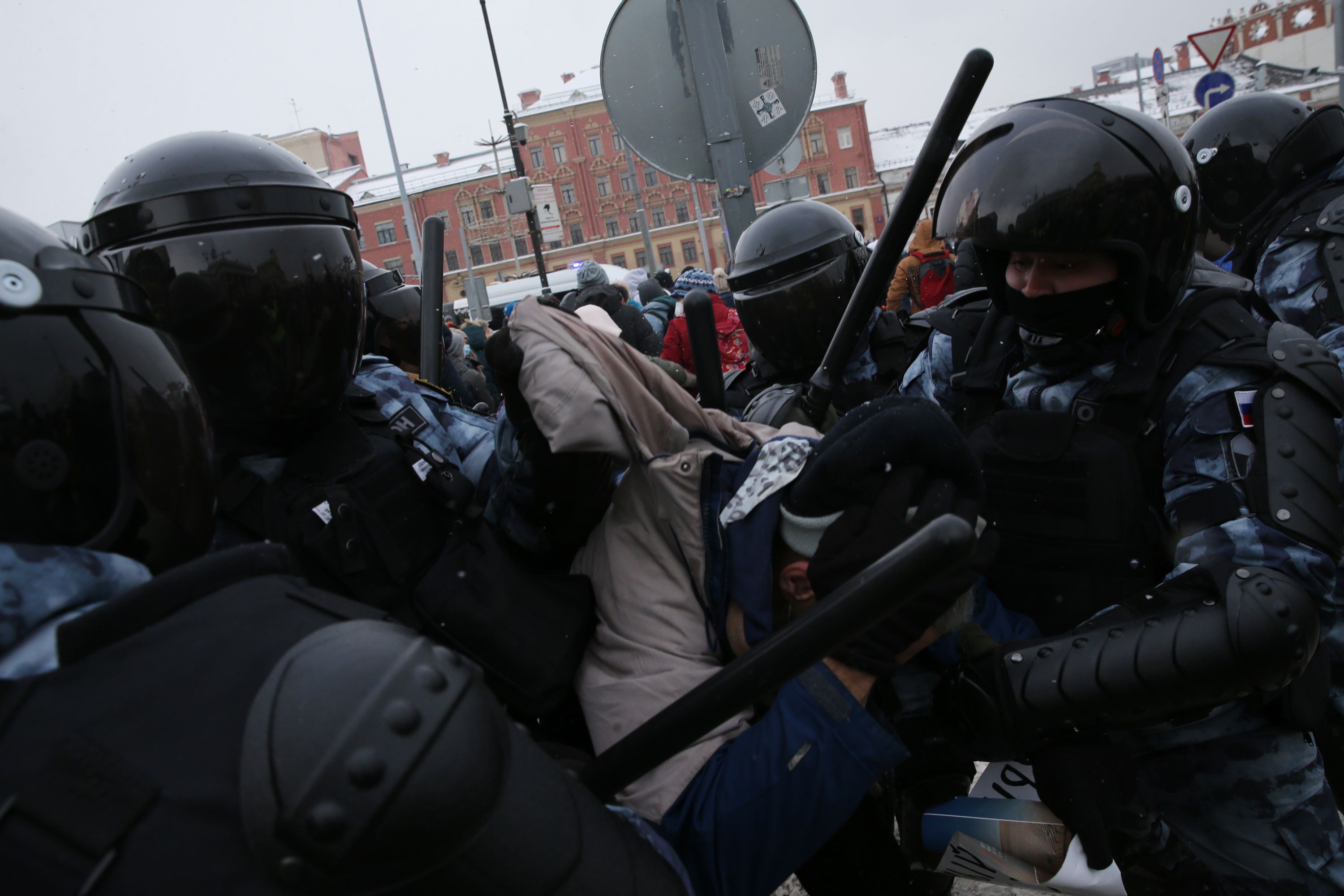 Украина требует введения санкций к России из-за подавления протестов