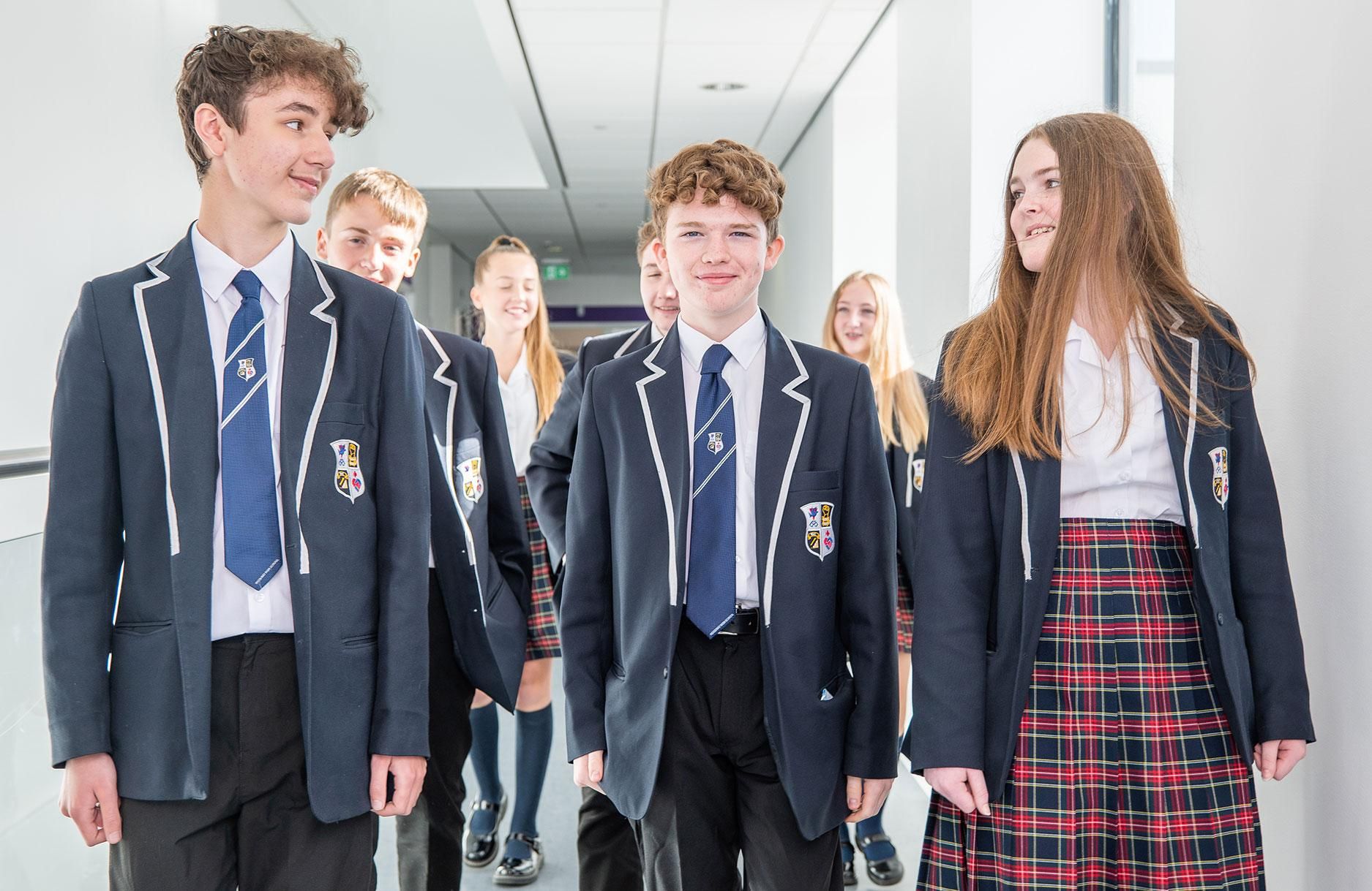 Яким має бути дрес-код у школі та чому в країнах немає шкільної форми Яким має бути дрес-код у школі та чому в країнах немає шкільної форми