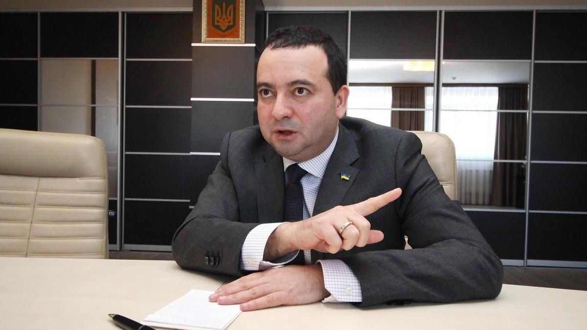 Колишнього керівника ДАБІ оголосили у розшук через фейковий диплом Колишнього керівника ДАБІ оголосили у розшук через фейковий диплом