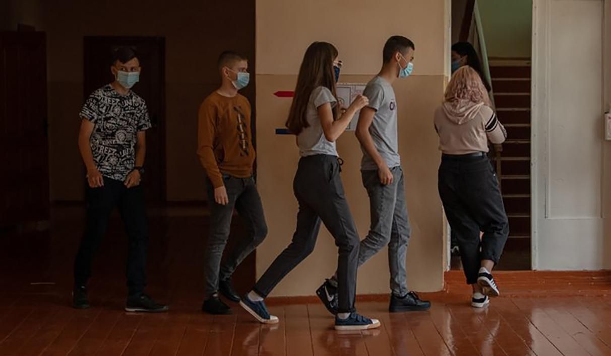 У школі на Буковині виявили хімічний запах: учнів перевели в онлайн