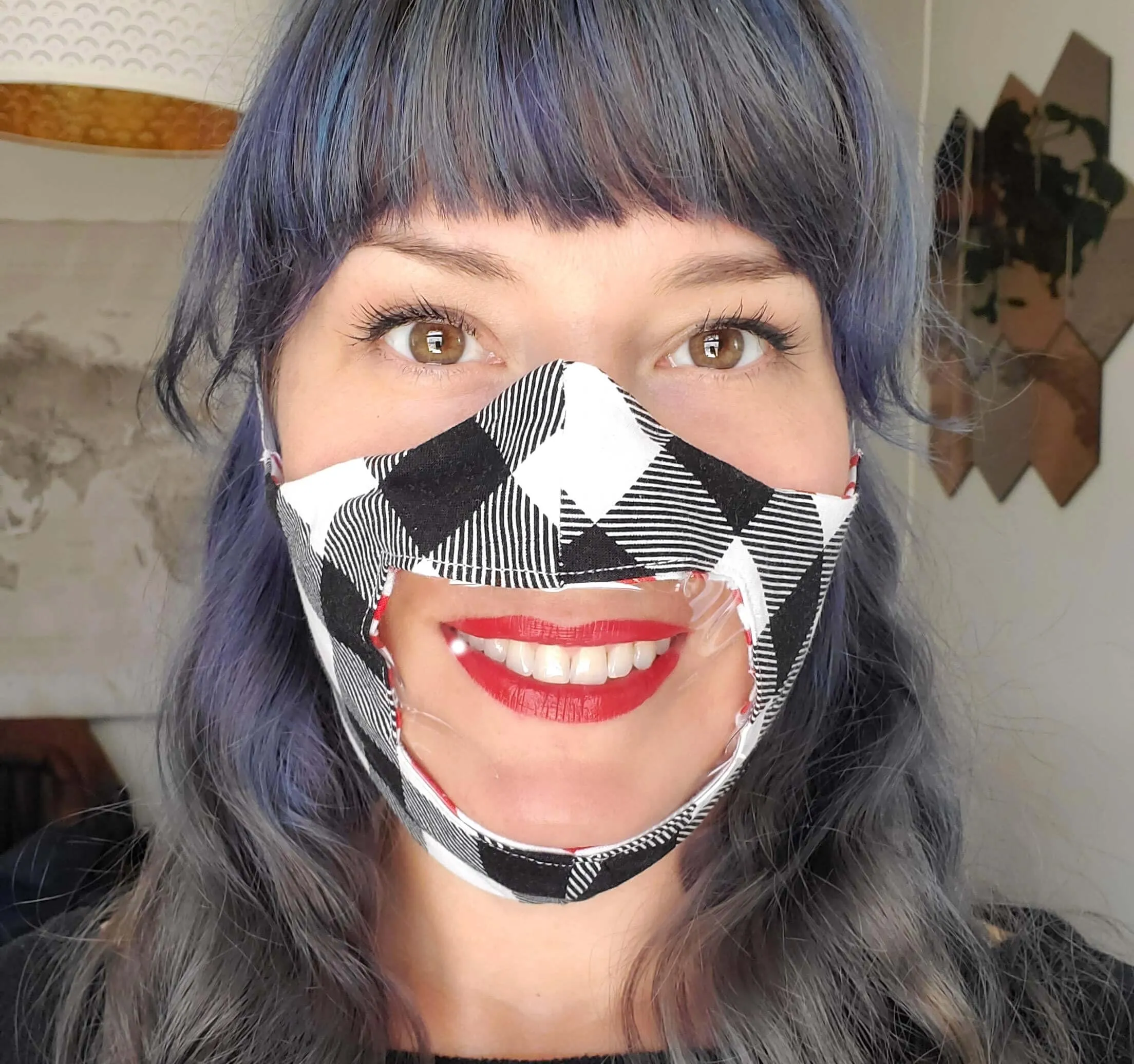 Маска з віконцем Маска з віконцем