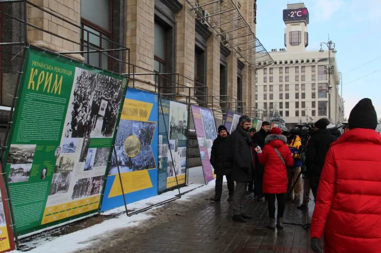 У Києві на Хрещатику нова історична виставка: про українську революцію 1917-1921 років