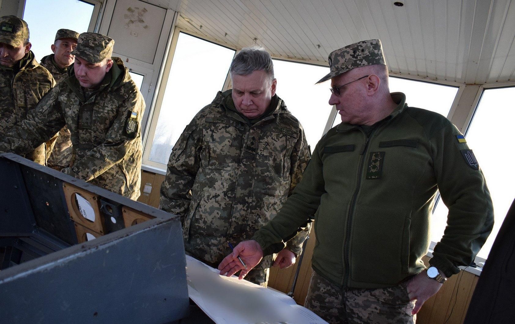Война между Тараном и Хомчаком: как фронт страдает от конфликта генералов Война между Тараном и Хомчаком: как фронт страдает от конфликта генералов
