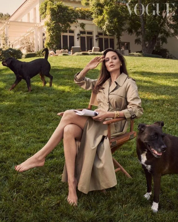 Анджеліна Джолі знялася для британського Vogue