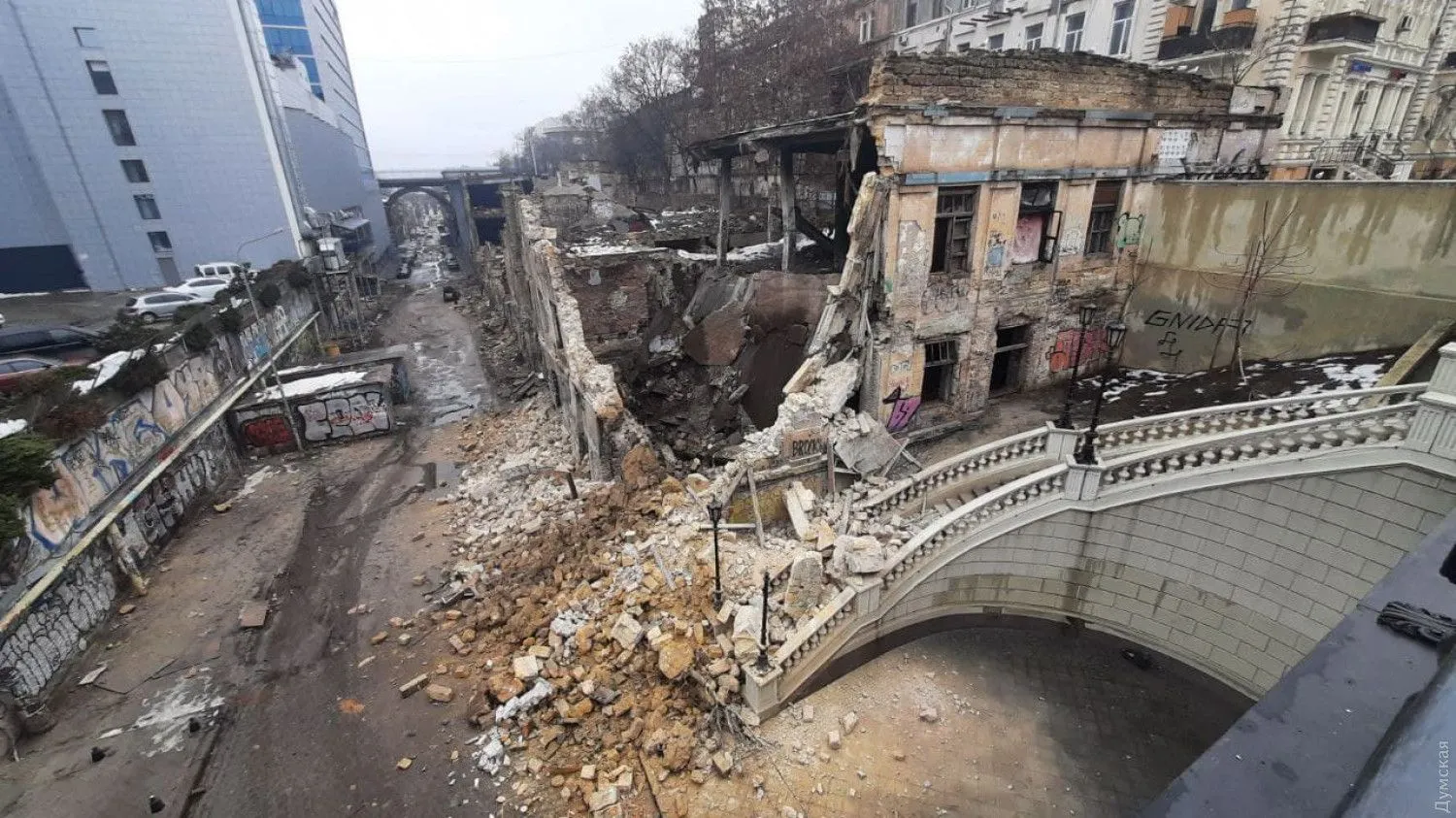 Будинок давно перебуває у аварійному стані Будинок давно перебуває у аварійному стані