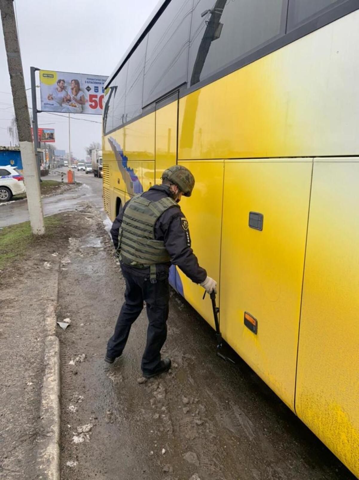 На Харківщині шукали вибухівку в автобусі, який віз прихильників ОПЗЖ