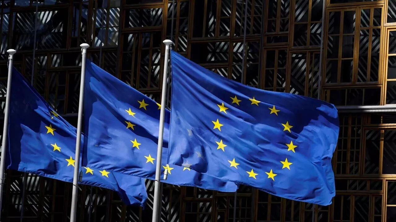 У Євросоюзі схвалили введення санкцій проти каналів Медведчука