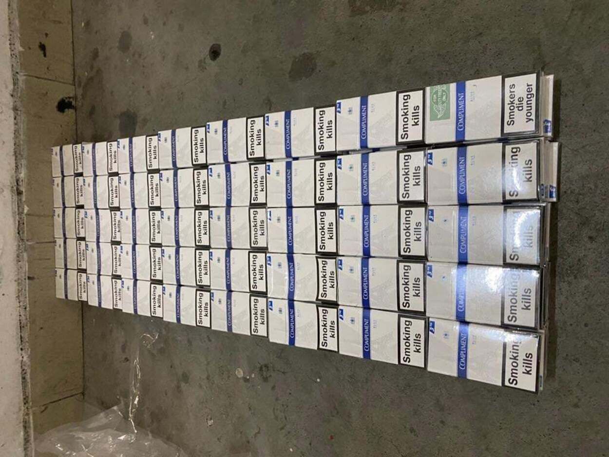 Львівські митники відібрали у поляка автівку через контрабандні сигарети: фото Львівські митники відібрали у поляка автівку через контрабандні сигарети: фото