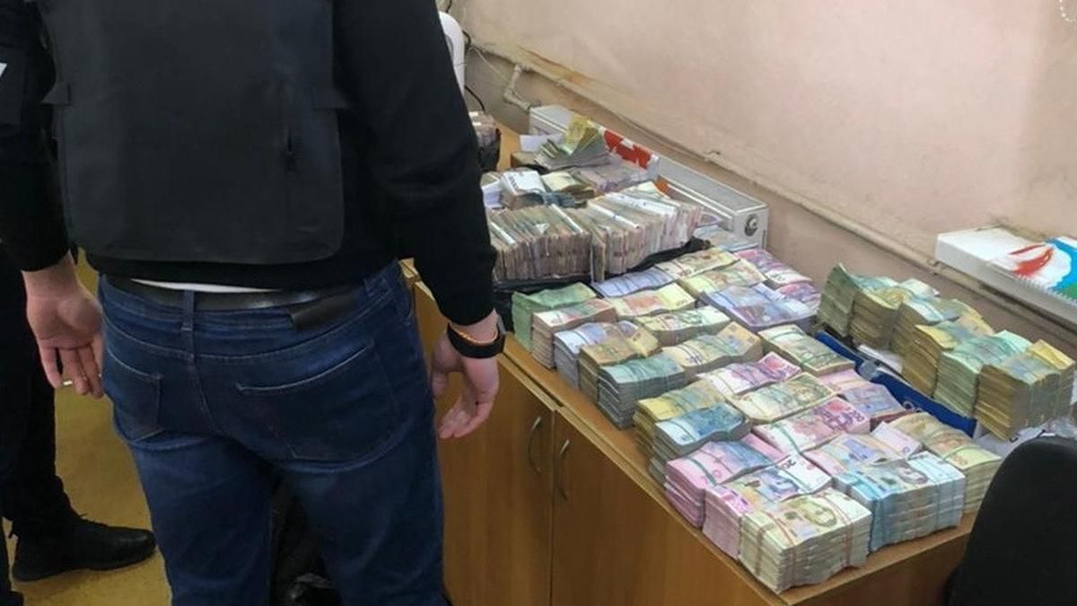 СБУ у Харкові накрила конвертцентр з обігом у 5 мільярдів СБУ у Харкові накрила конвертцентр з обігом у 5 мільярдів