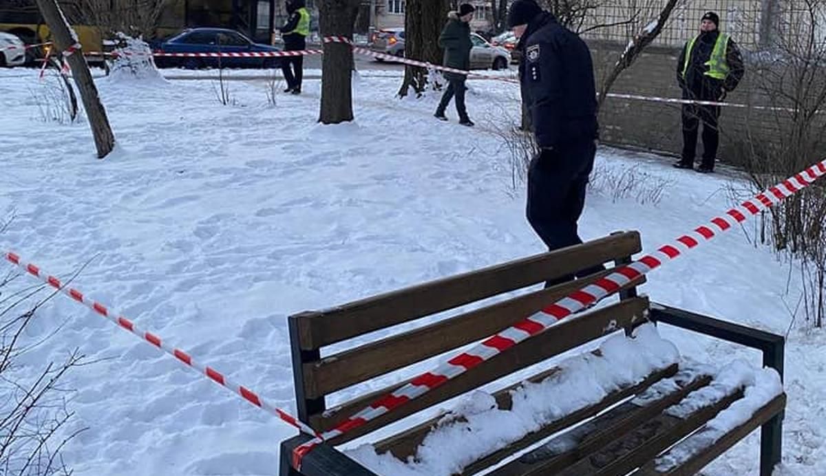 Киянин влаштував стрілянину по перехожих з власного балкона Киянин влаштував стрілянину по перехожих з власного балкона