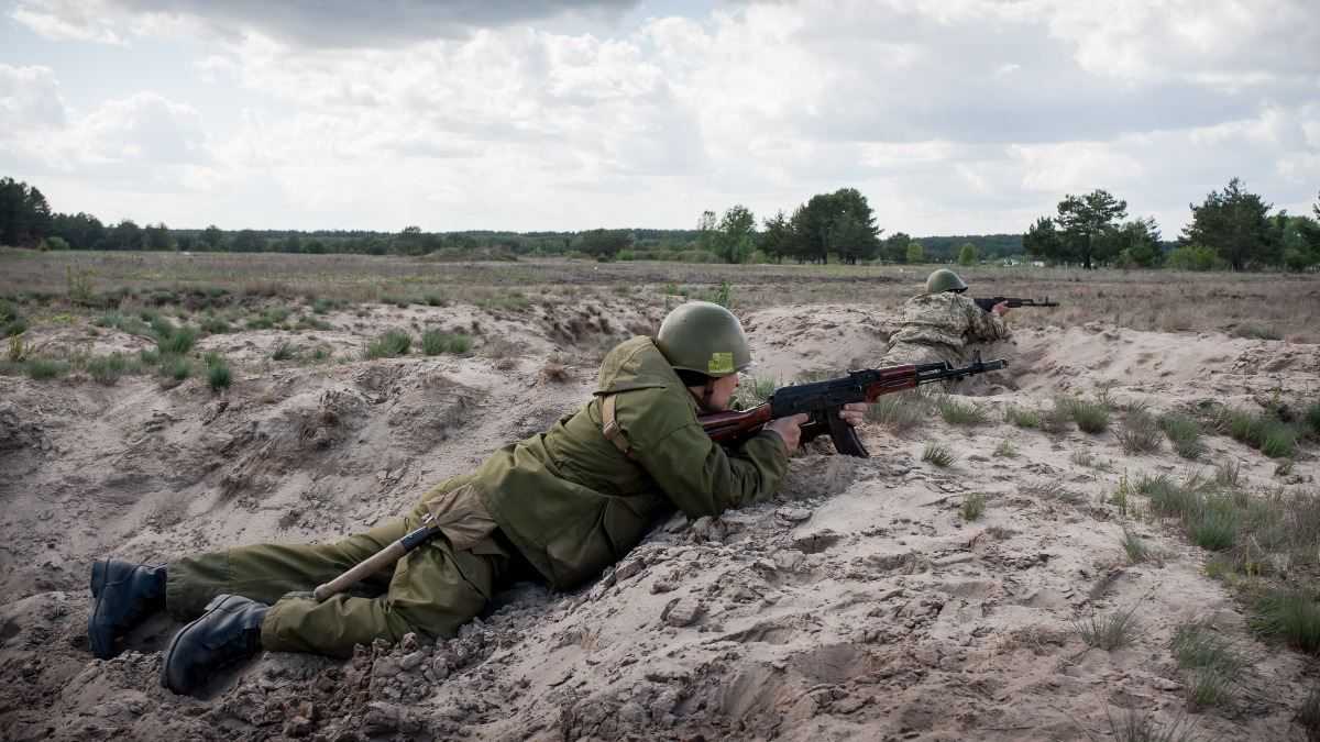 На Донбасі бойовики двічі стріляли в бік українських позицій: деталі