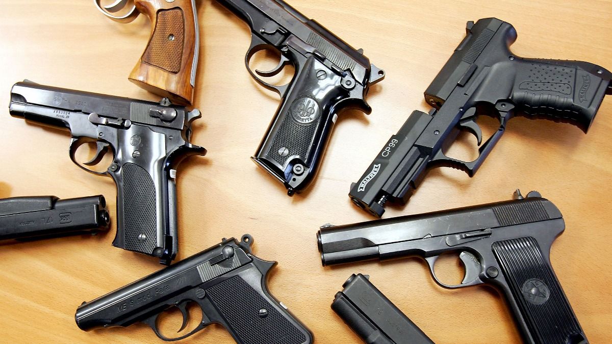 Скільки українців підтримують легалізацію зброї: опитування