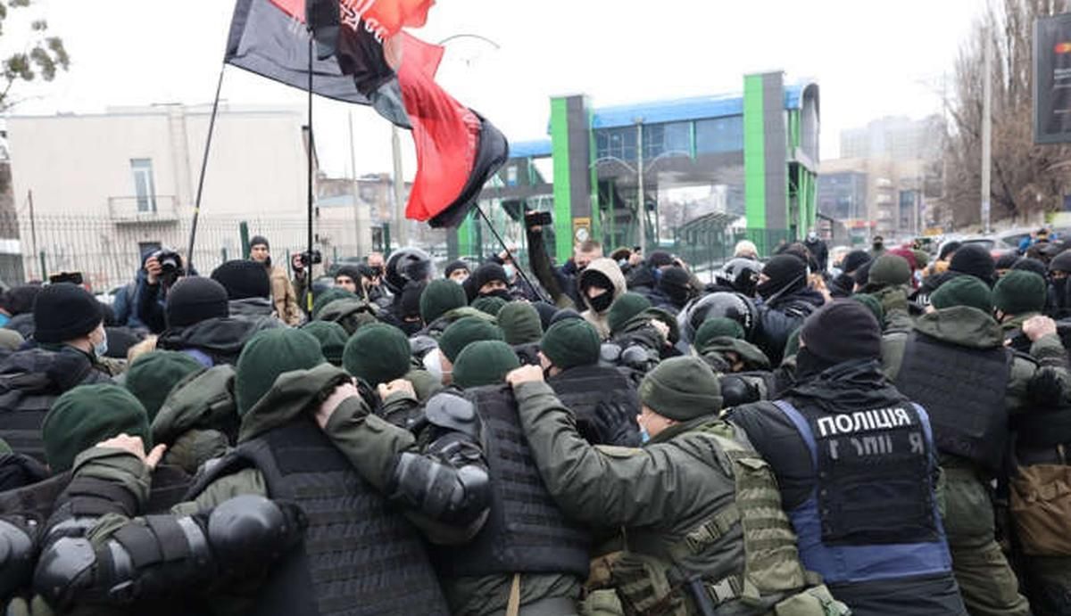 Затриманий ветеран АТО загрожує самогубством у відділку поліції Києва Затриманий ветеран АТО загрожує самогубством у відділку поліції Києва