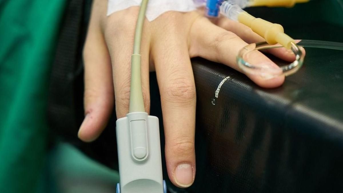 В Киеве на руке у школьницы взорвались смарт часы В Киеве на руке у школьницы взорвались смарт часы