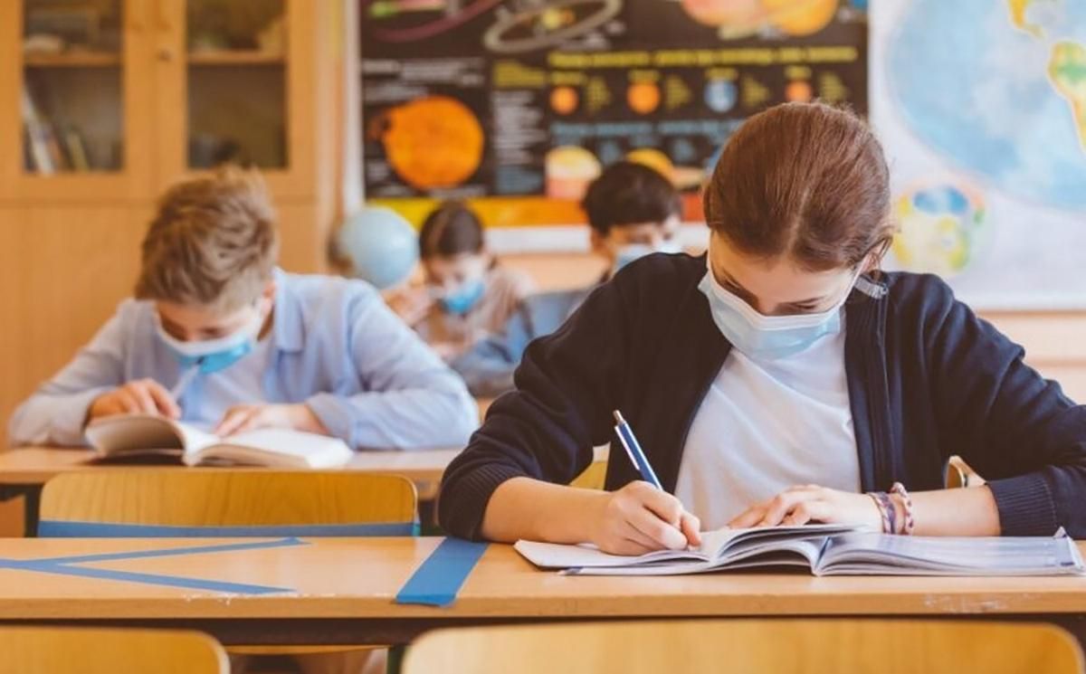 У Раді пропонують звільнити випускників від ДПА у 2021 році: деталі У Раді пропонують звільнити випускників від ДПА у 2021 році: деталі