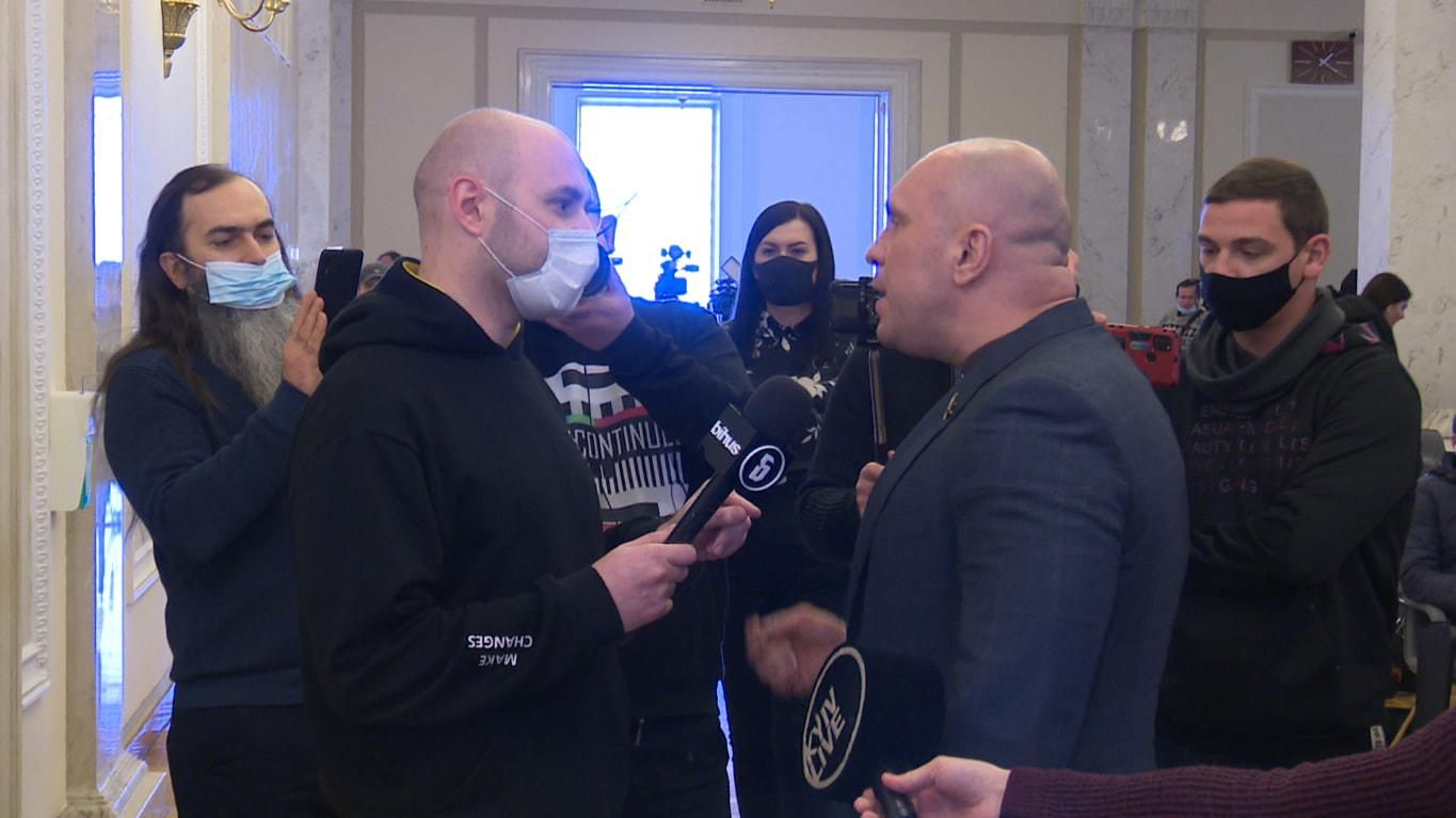 Нецензурный разговор Ильи Киви с журналистом в Раде: видео Нецензурный разговор Ильи Киви с журналистом в Раде: видео