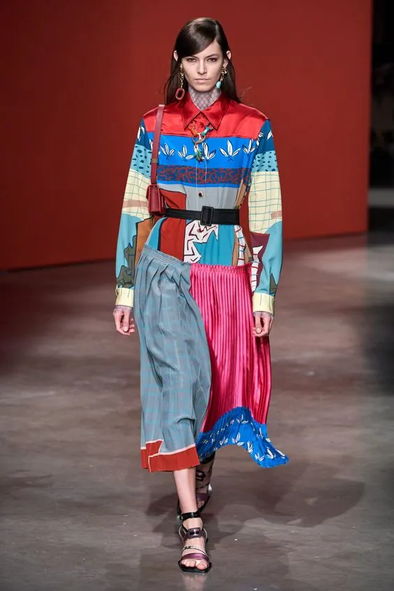 Сукня-абстракція Сукня-абстракція