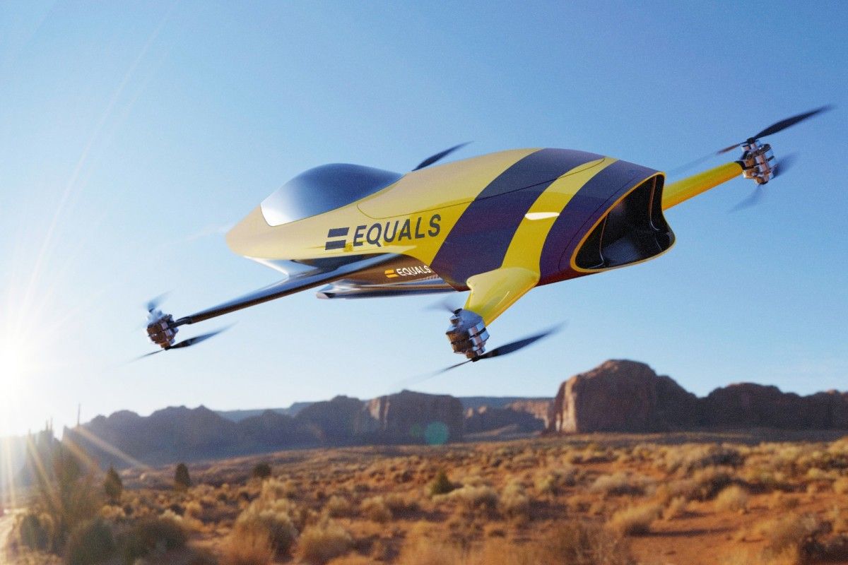 Представлен первый в мире летающий гоночный автомобиль