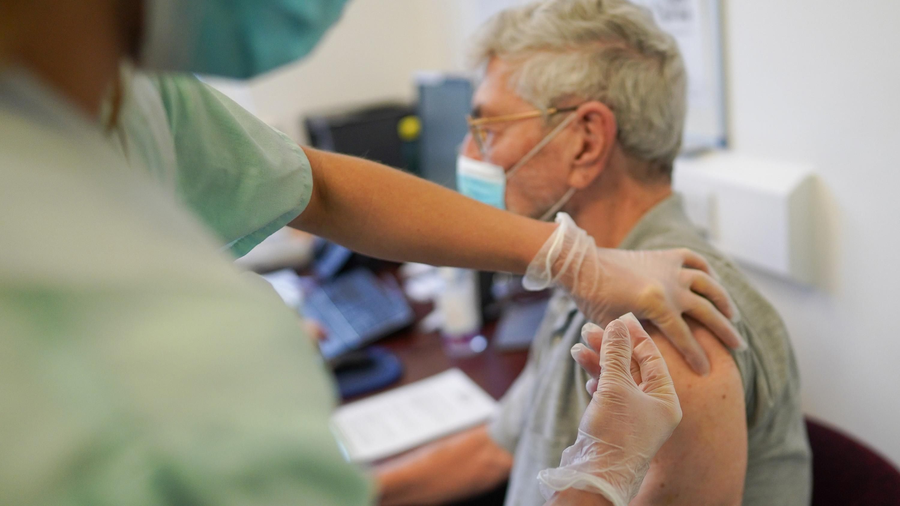 Степанов: Україна отримає 12 мільйонів доз AstraZeneca та NovaVax Степанов: Україна отримає 12 мільйонів доз AstraZeneca та NovaVax