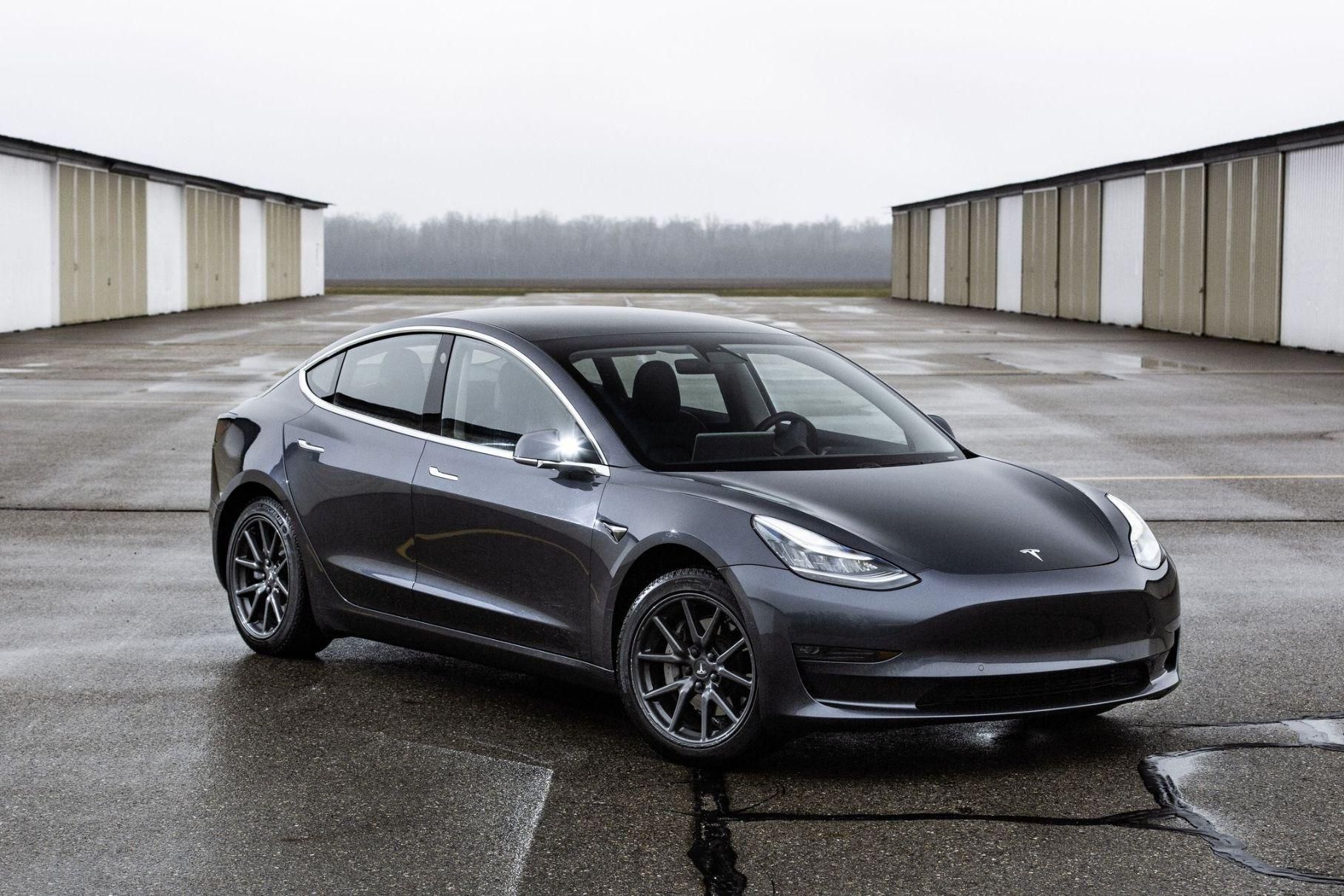Tesla Model 3 залишився найпопулярнішим електрокаром у 2020 році
