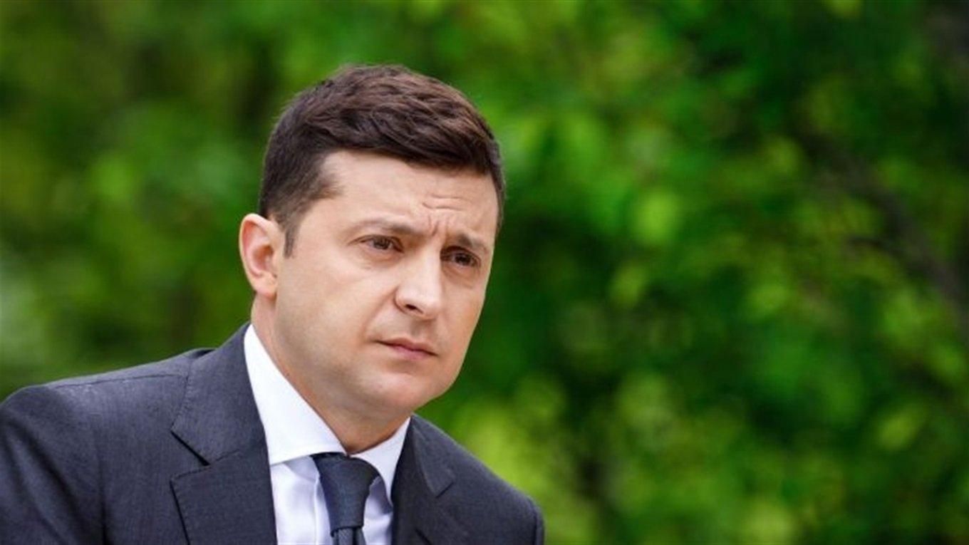 "Незаконное решение, которое давно надо было принять", – Зеленский раскритиковал Порошенко