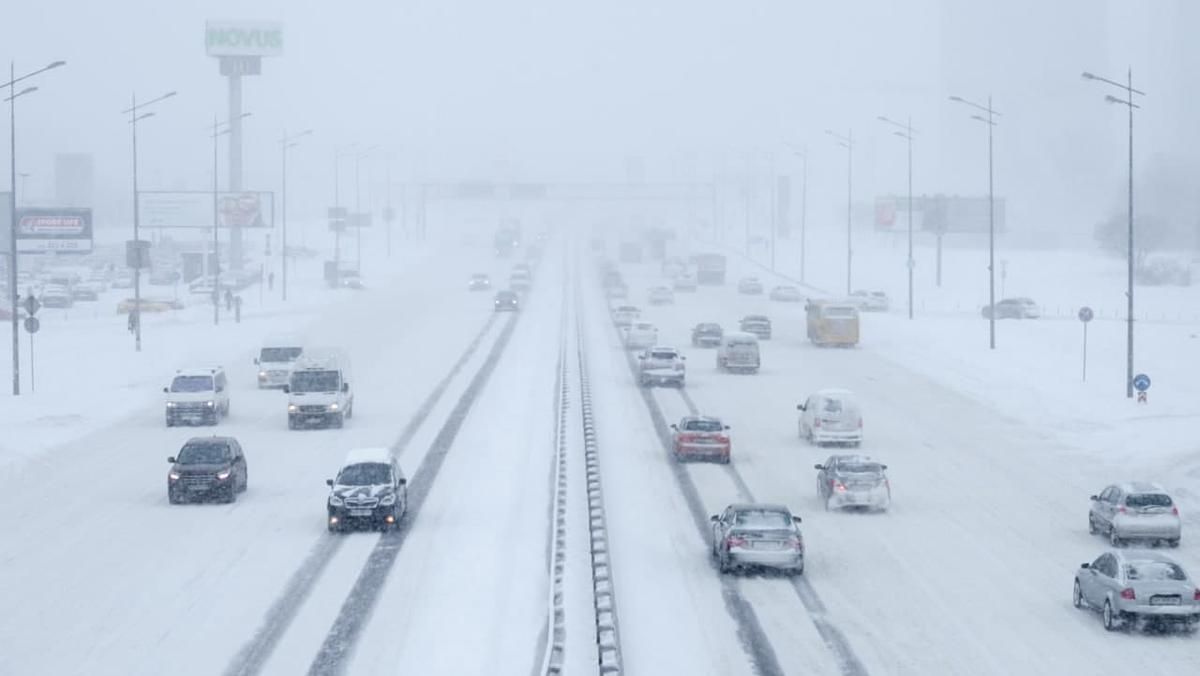 Киев закрывают для грузовиков на время непогоды Киев закрывают для грузовиков на время непогоды
